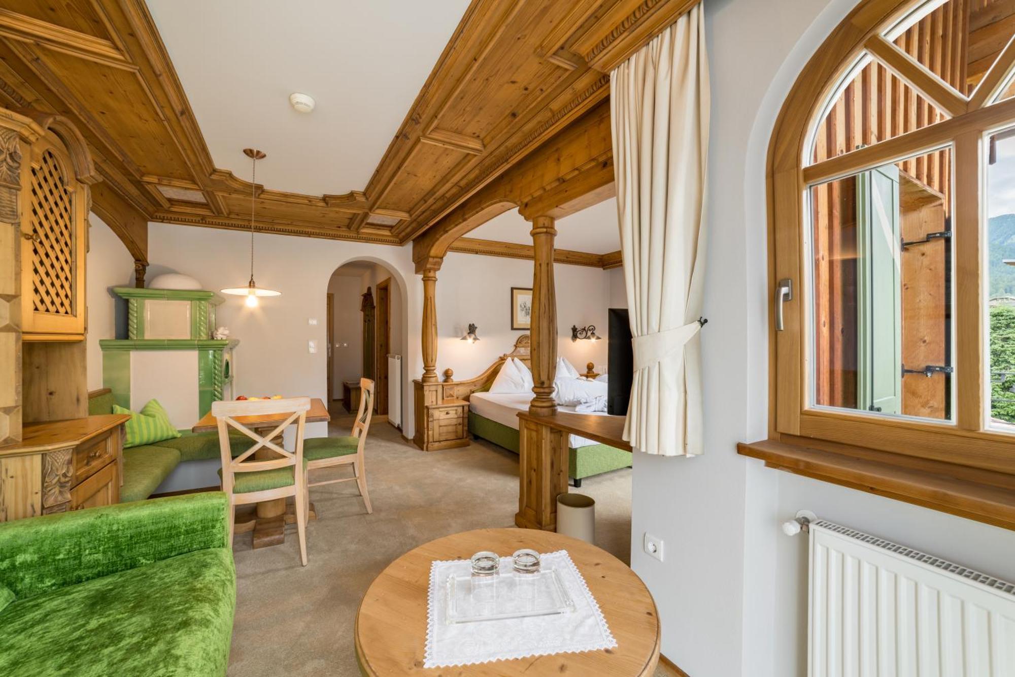 Mirabell Dolomites Hotel - Luxury Ayurveda & Spa Olang Екстериор снимка