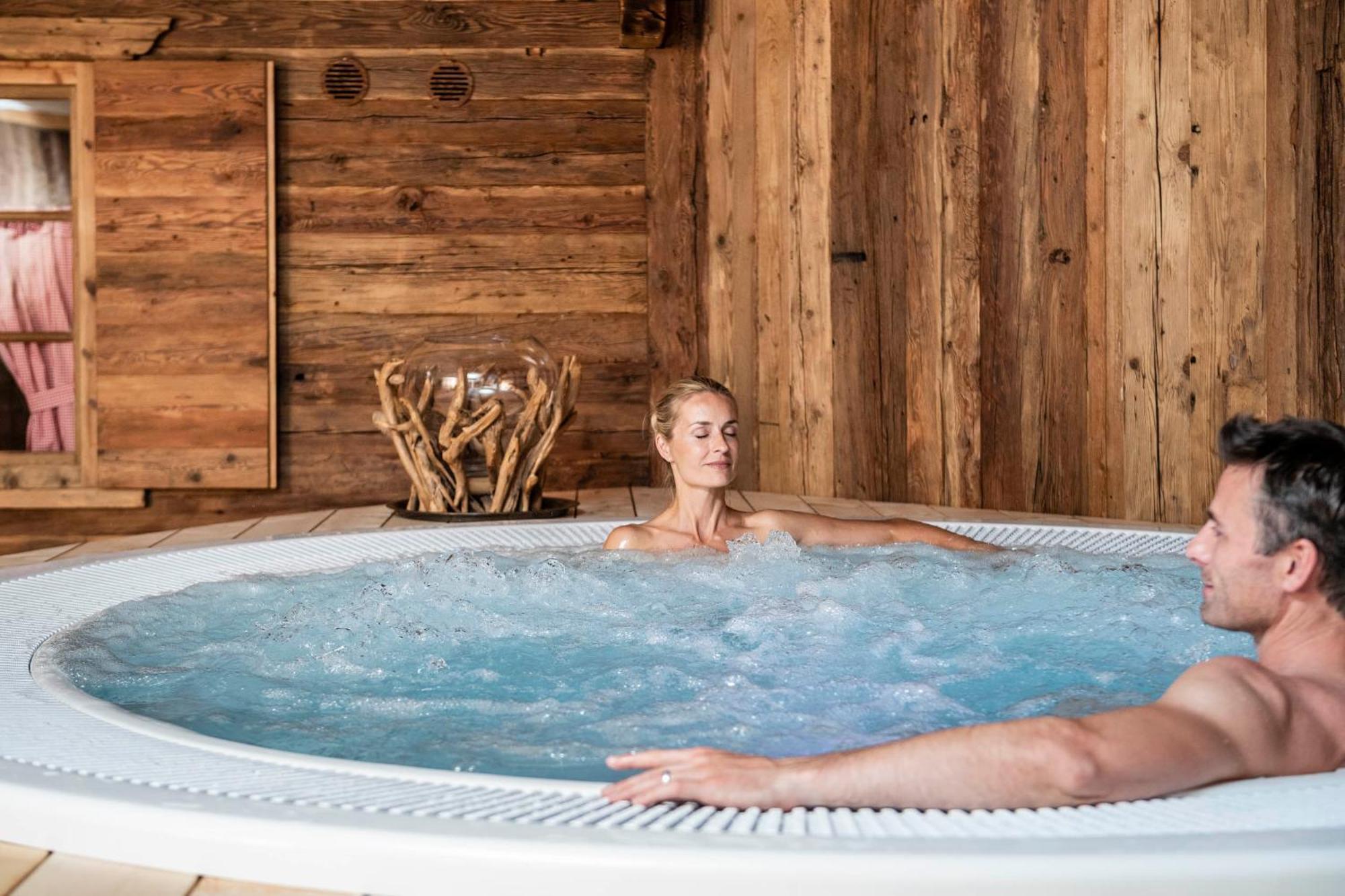 Mirabell Dolomites Hotel - Luxury Ayurveda & Spa Olang Екстериор снимка