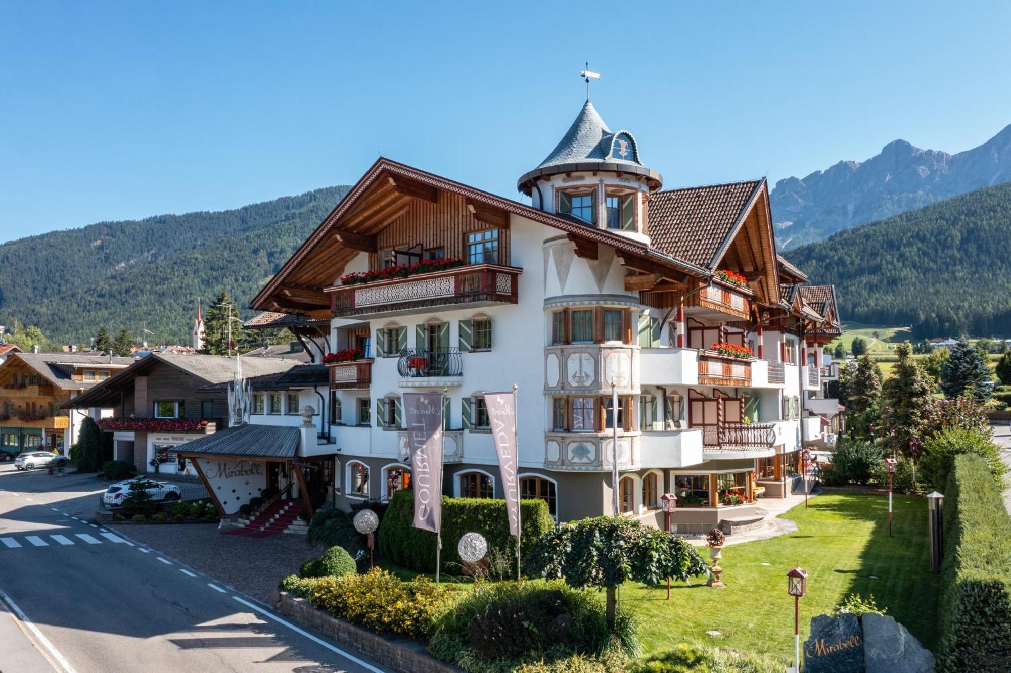Mirabell Dolomites Hotel - Luxury Ayurveda & Spa Olang Екстериор снимка